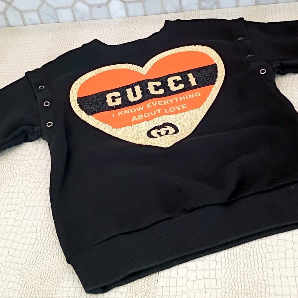 Gucci Girls Crewneck Sweatshirt Sequin Heart Motiff 612188 Gucci SKU: 2000000322